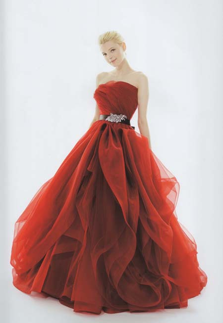 結婚式のお色直しカクテルドレス選び！レッドのAラインカラードレス 