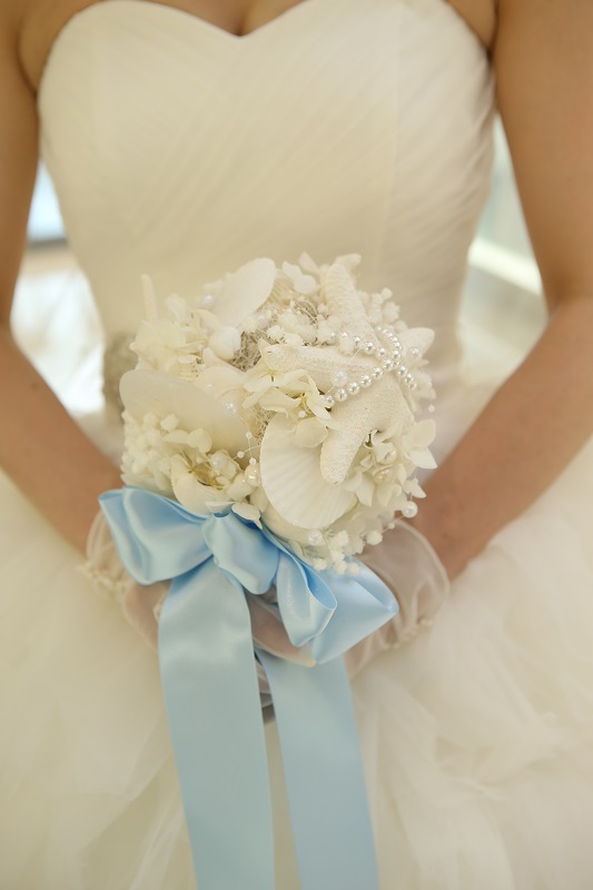 貝殻ブーケ ブートニア リストレット ヘッドドレス リゾート ウェディング 花冠 スターフィッシュ ウェディングブーケ ブライダルブーケ ヘッドドレス  ヘアード リストブーケ 貝殻冠 シェルブーケ ブーケ スターフィッシュ 海 | オーダーメイドフラワーアレンジア