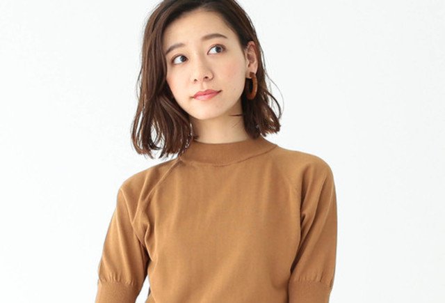キャメルニットコーデに夢中！どんなボトムスやアウターに合わせる？