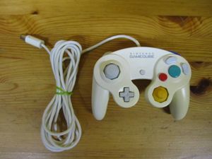 ゲームキューブ コントローラー 白の値段と価格推移は？｜11件の売買 