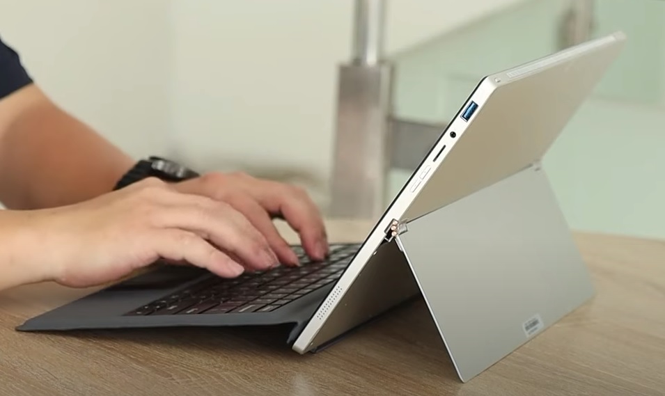 One-Netbook Archives • Tabletmonkeys - The World's Largest 