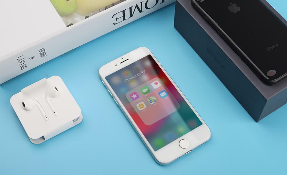 Apple iPhone 8 - 64GB - Gold (Unlocked) A1863 (CDMA + GSM) for 