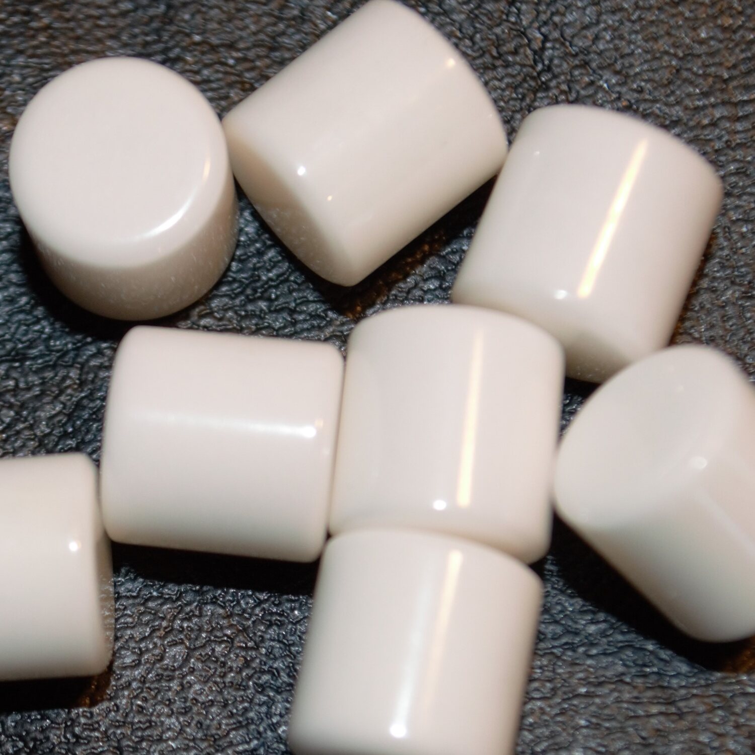 Yttria-stabilized zirconia grinding media cylinders