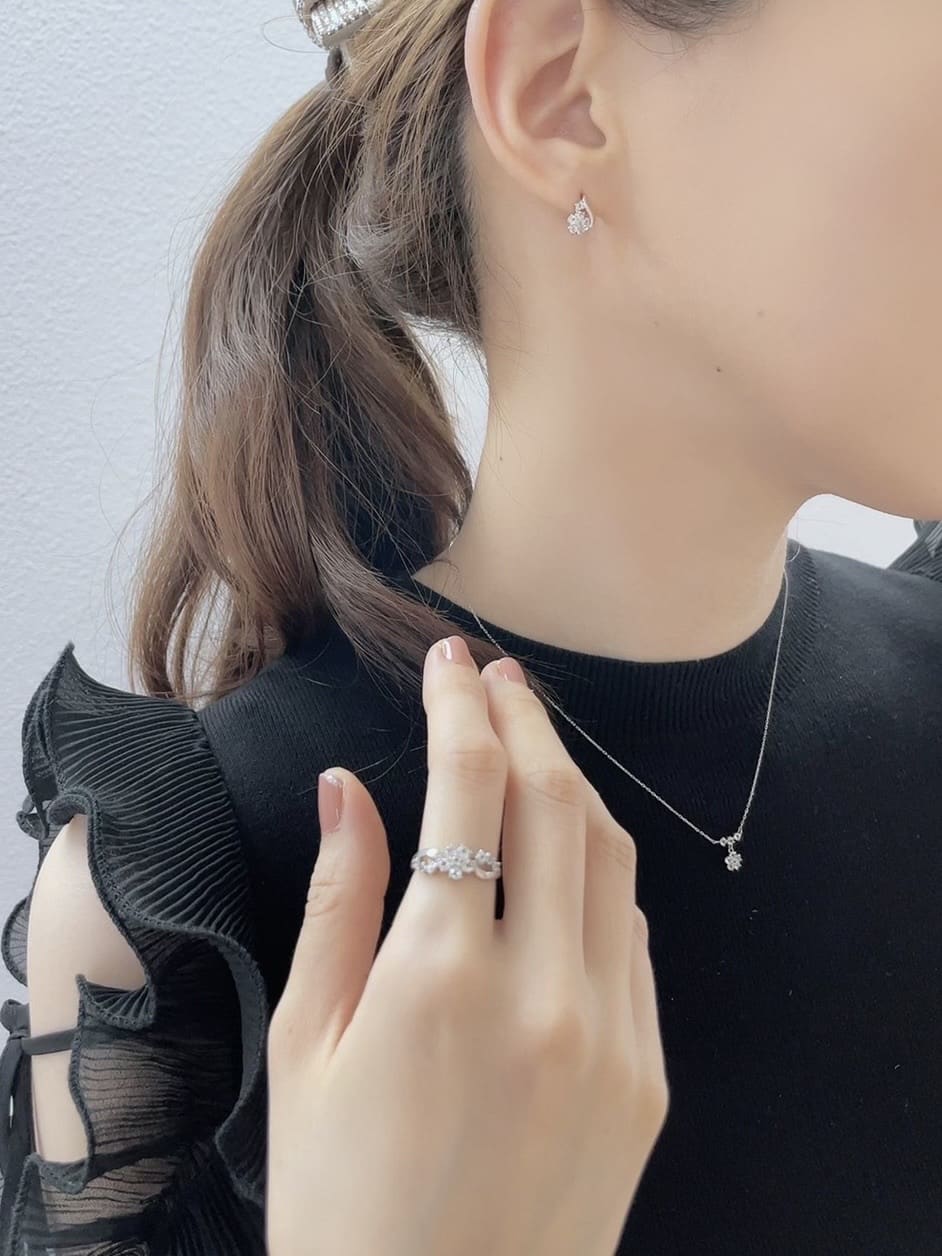 トパーズフラワークロスリング(9号 Ｋ10 ＷＧ): Samantha Tiara 