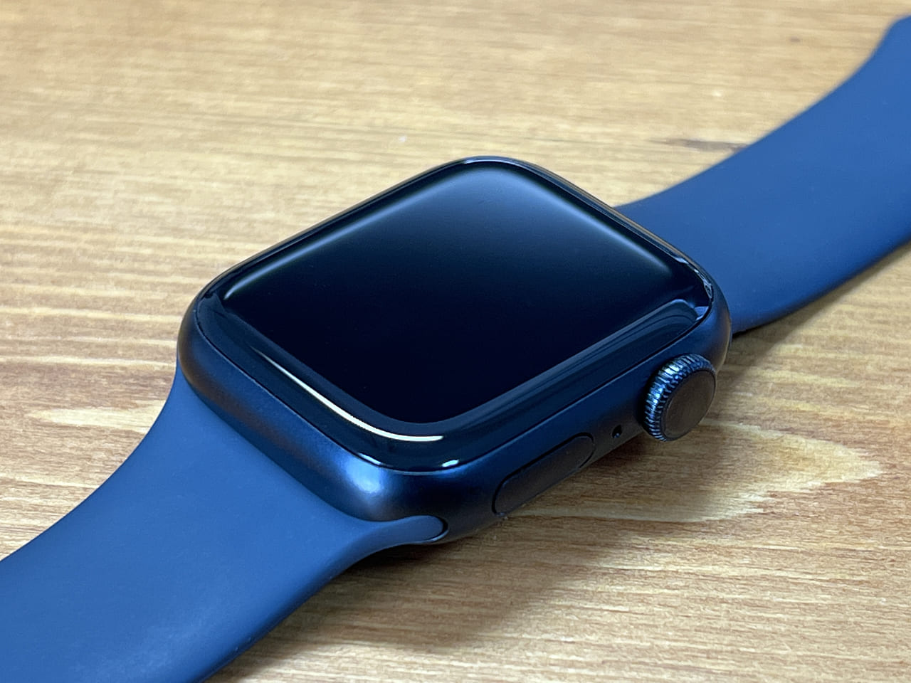 Apple Watch 7 レビュー！新色のミッドナイトケースとスポーツバンド 