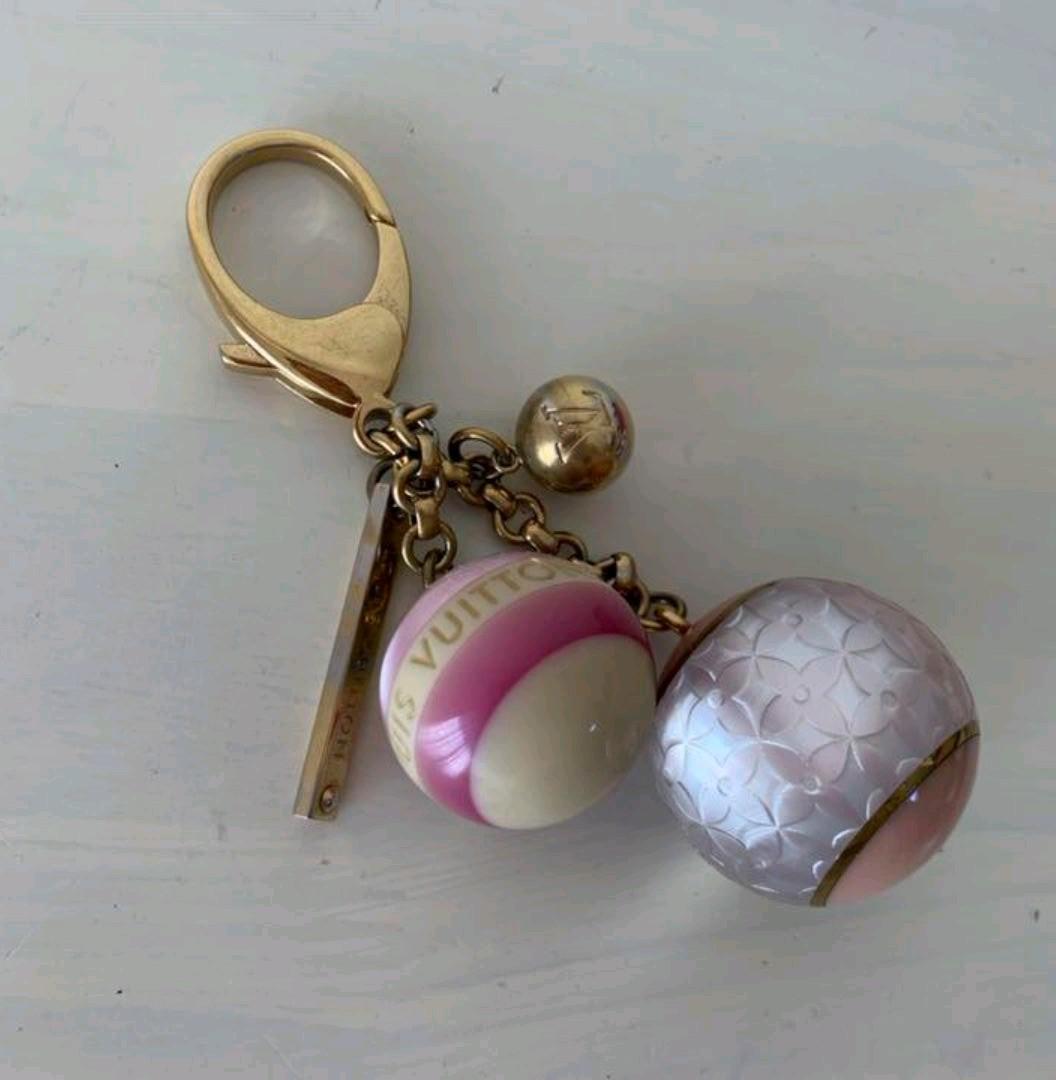 新しいブランド
 【値下げ！】美品 Louis バッグチャーム キーホルダー Vuitton キーホルダー