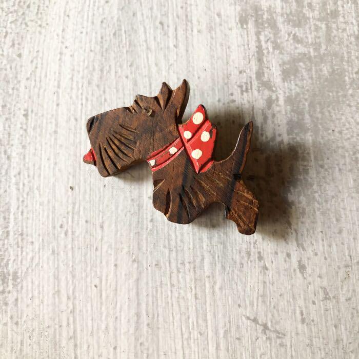 【激安大特価！】 
 1930-40s Vintage ウッド ハンドペイント ドッグ 犬 ブローチ ブローチ/コサージュ