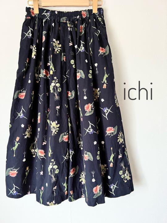 【有名人芸能人】
 ☆ichi(イチ)ボタニカルフラワーパンツ/ ネイビー ガウチョパンツ