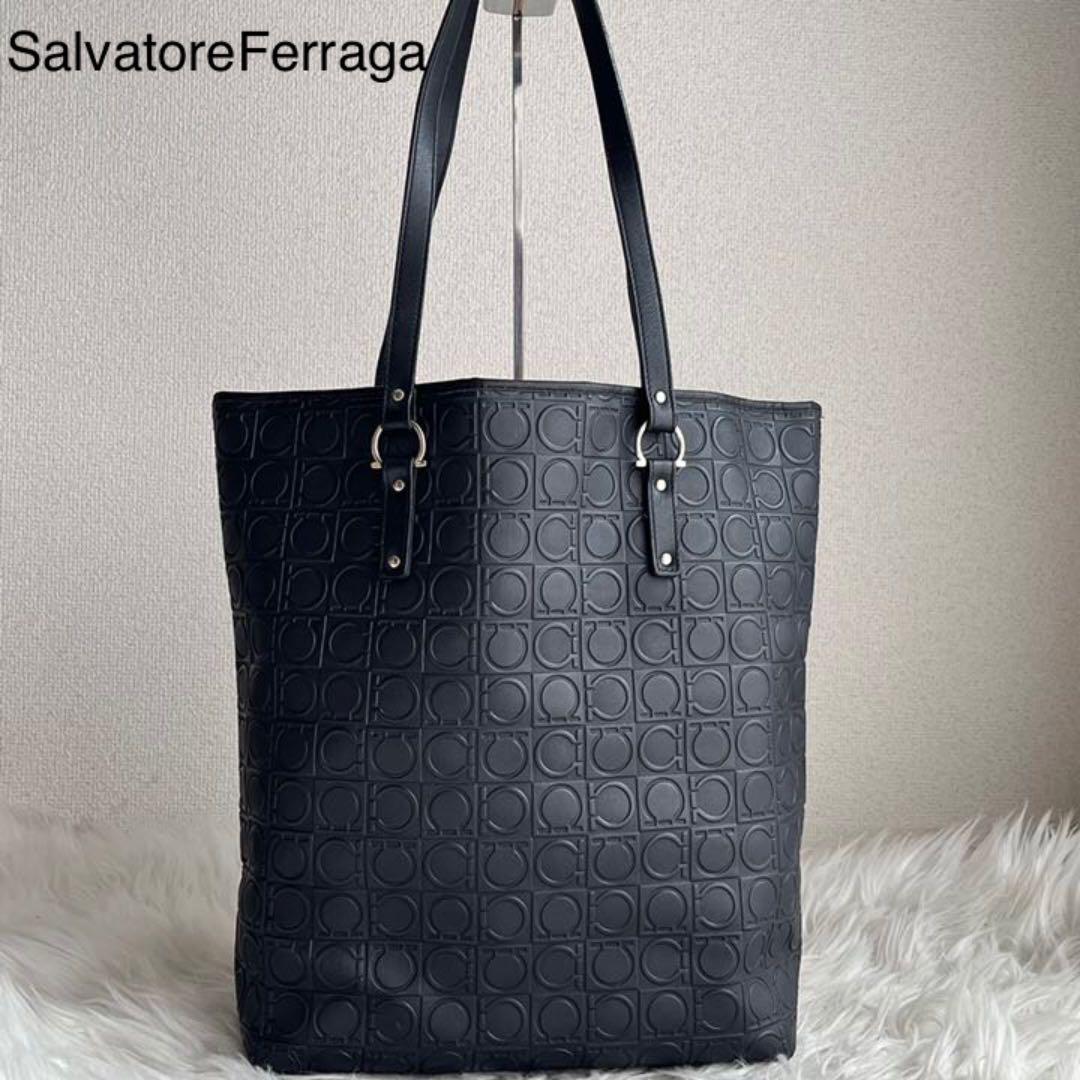 品質は非常に良い 
 ✨美品✨　サルヴァトーレフェラガモ ブラック ガンチーニ　トートバッグ　レザー トートバッグ