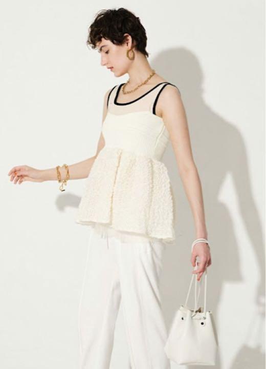 超安い品質
 【メゾンスペシャル】22ss ラッフルニットビスチェ キャミソール