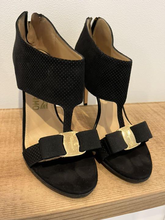 おすすめネット
 フェラガモ　リボンヒール　値下げ！ サンダル