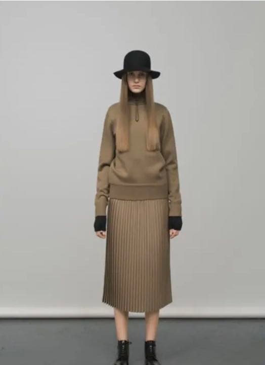 クリスマスツリー特価！
 HYKE ハイク　プリーツスカート  ひざ丈スカート