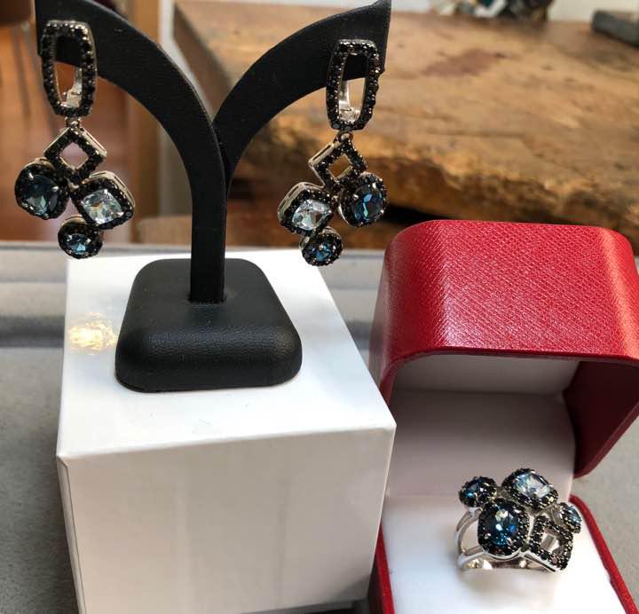 2021激安通販
 Londonブルートパーズ リング&ピアス サファイア リング