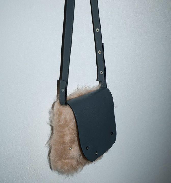 雑誌で紹介された
 \"OUAT × モヘアショルダーバッグ AFRIDI\" OMAR ショルダーバッグ