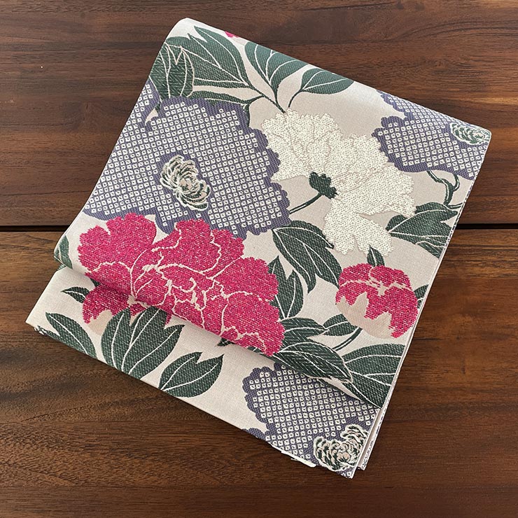 【楽天市場】[ 正絹 ] 一重太鼓袋帯 名古屋帯 正絹 牡丹（102-110-002-05）ベージュ グレー 京袋帯 一重太鼓 なごや帯 織帯  袋なごや帯 おび 絹 シルク カジュアル 色無地 江戸小紋 紬 小紋 絣 袷着物 単衣 織 紫 ブラウン 撫松庵 日本製 (fu112): 街着屋  