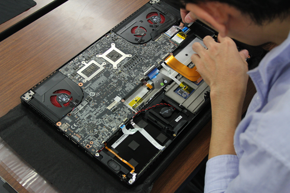 爆速ゲーミングノートが手の届く価格に――分解写真で見る「GS63VR 