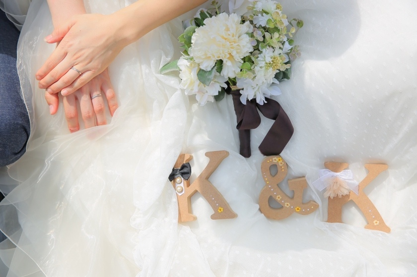 イニシャルオブジェの可愛いDIYデコレーション例 | marry[マリー]