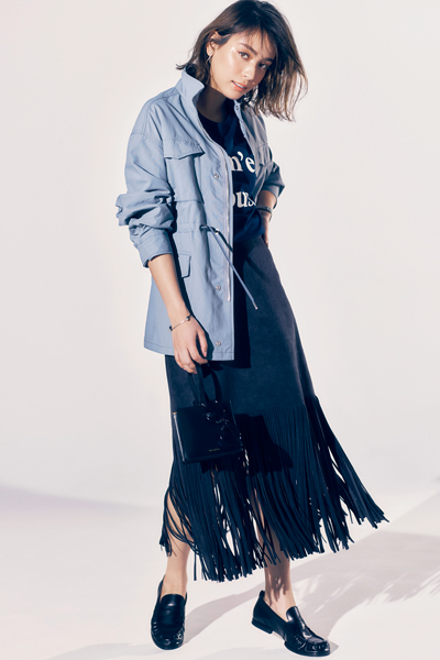 徐々に季節をシフト【春夏のスカートコーデ24選】定番カラーの着こなし 