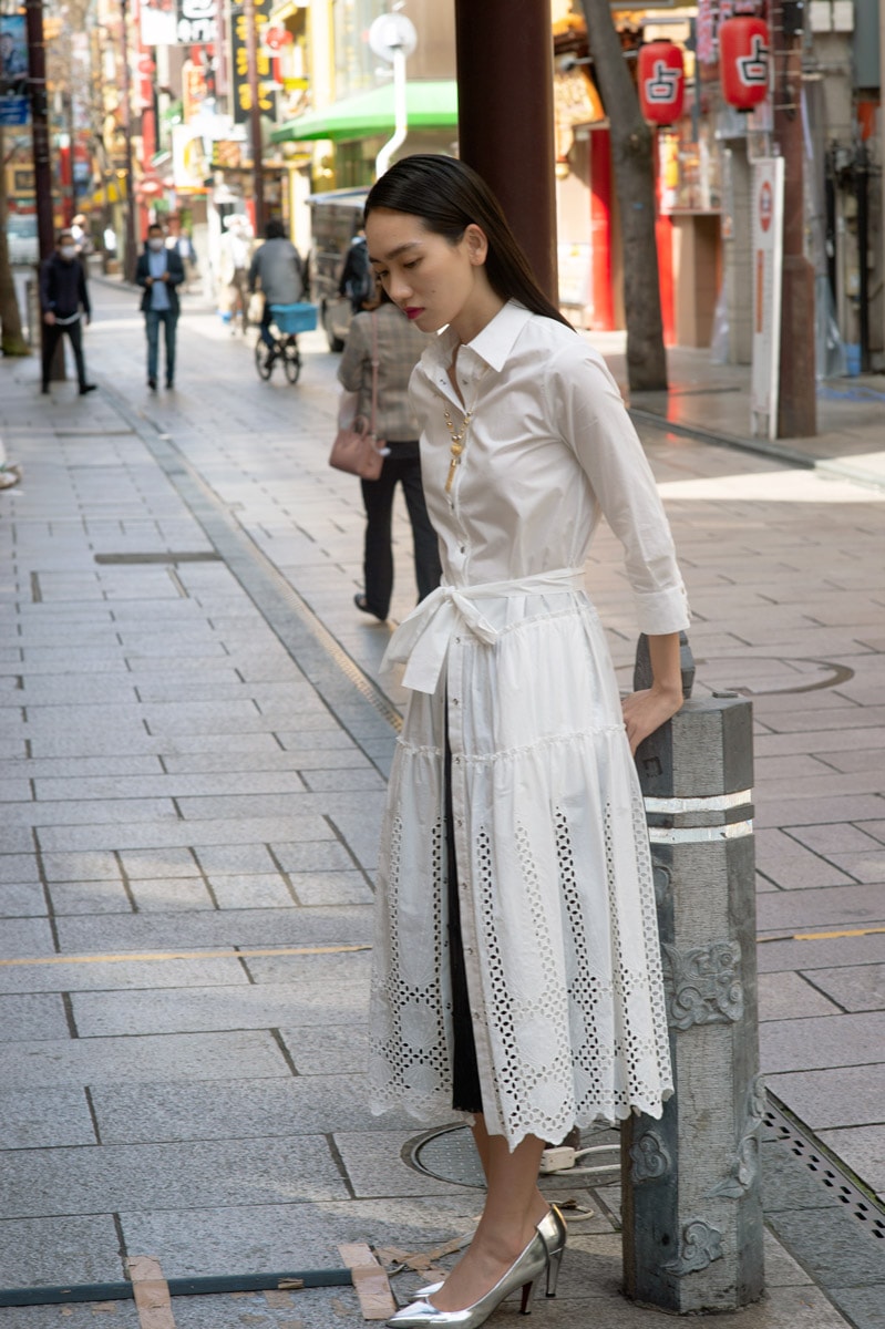 ヴィヴィアン タム〉春風と遊ぶノスタルジックスタイル | 【GINZA 