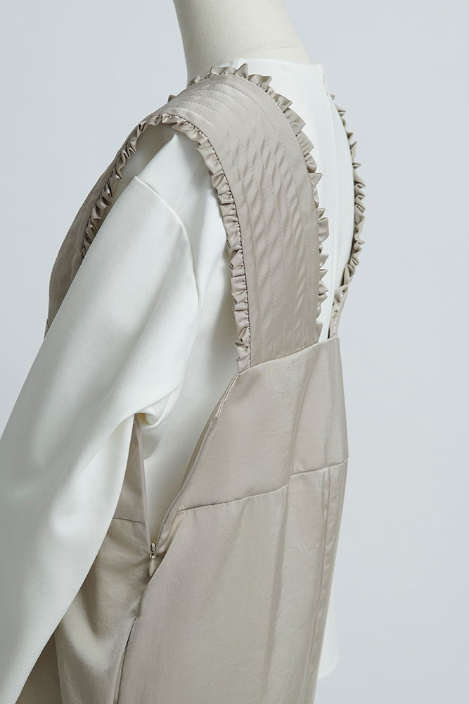 サテンフリルサロペット【2022AW】11月中旬発売予定 | dress | yori