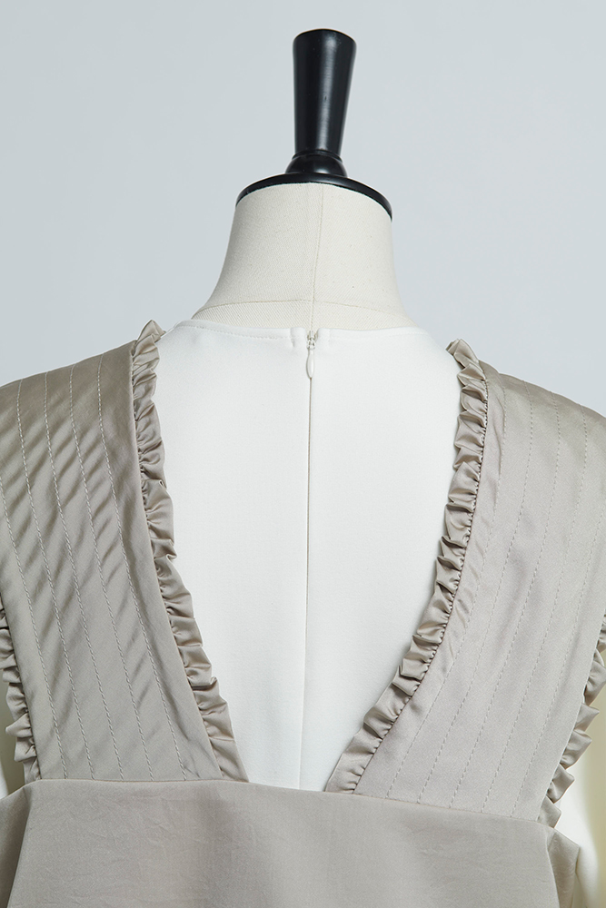 サテンフリルサロペット【2022AW】11月中旬発売予定 | dress | yori